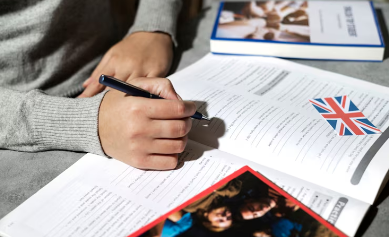 pelajar sedang mengikuti ielts prediction test